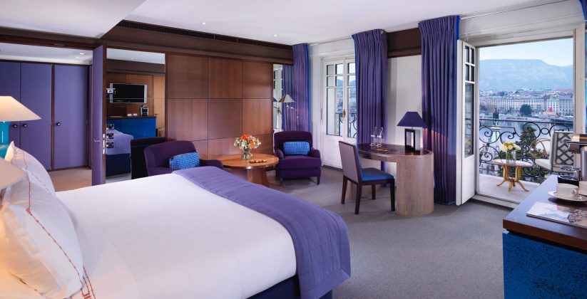lrg_premium-lake-view-room